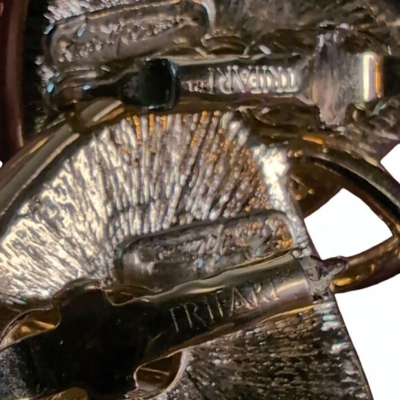 Vintage Kunio Matsumoto For Trifari Modernist Gold Tone Off-White Enamel Clip-On - Picture 2 of 4